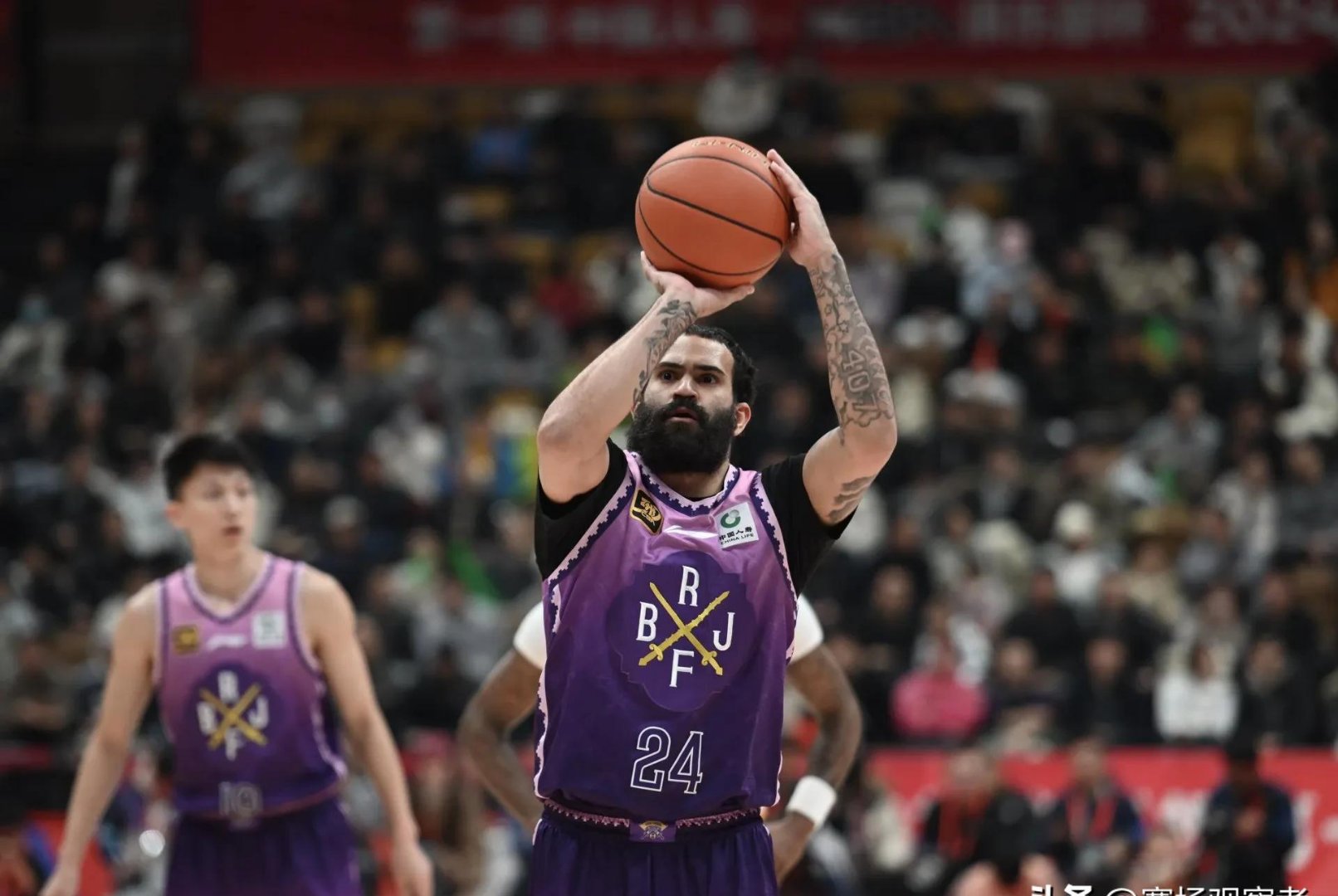 包含今夜拜仁慕尼黑篮板制胜：CBA季后赛节点到来；底气十足；训练强度明显提升的词条