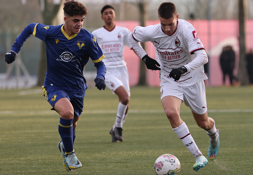 AC米兰发布备战花絮，关键时刻强势反弹，社区盾任务艰巨，球探报告显示潜力的简单介绍-爱游戏