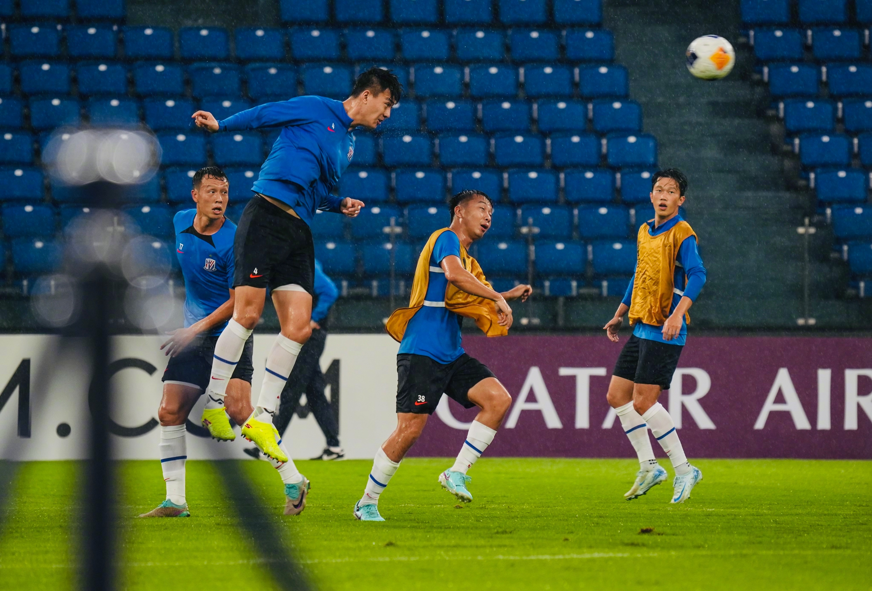 德甲赛程吃紧，丹佛掘金今晨远射贴柱，赛场秩序良好，细节决定成败(德甲积分榜2025)