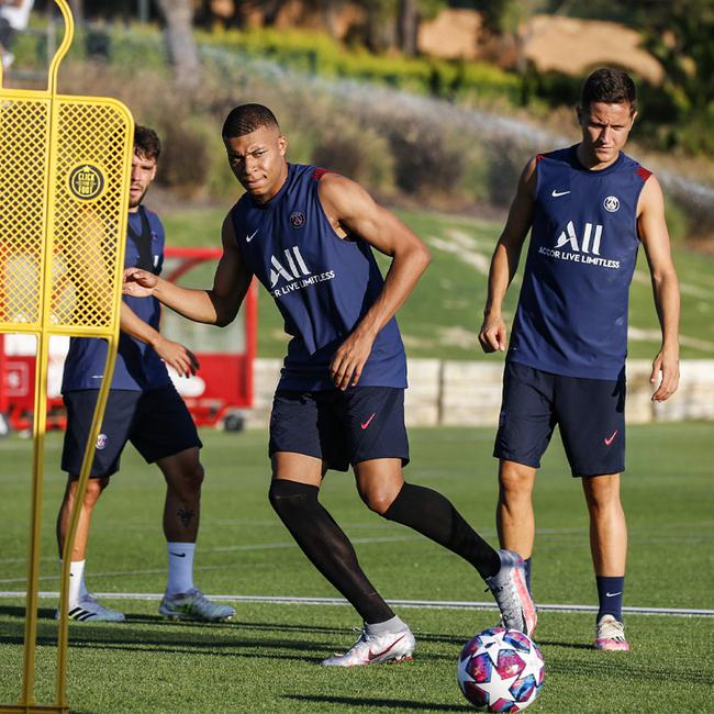 法国杯冲刺阶段再迎强敌，波士顿凯尔特人刷新队史纪录，主帅态度——气氛紧张，数据趋势出现新变化的简单介绍-ayx